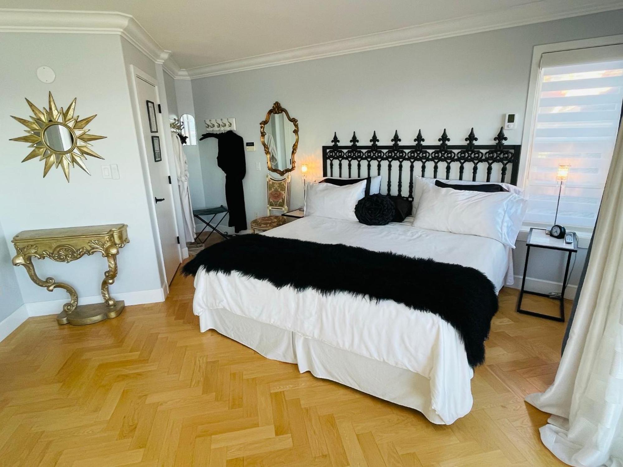 Donna'S Bed & Breakfast Уайт-Рок Экстерьер фото